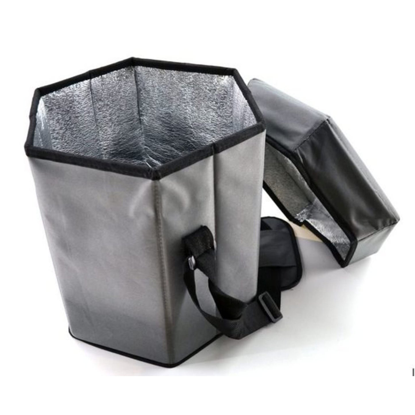 Ein Blick in die Kühltasche, die auch als Hocker genutzt werden kann. Der Deckel, der als Sitzfläche dient, liegt neben der Kühltasche.