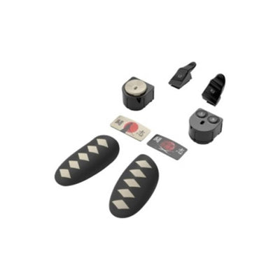 Das Thrustmaster Fighting Pack für eSwap-Controller besteht aus 6 Teilen. Zwei ultraweiche Griffstücke, ein kreisförmiges D-Pad, ein exklusives Kampfmodul, 2 lange Trigger und 2 Touchpad-Sticker